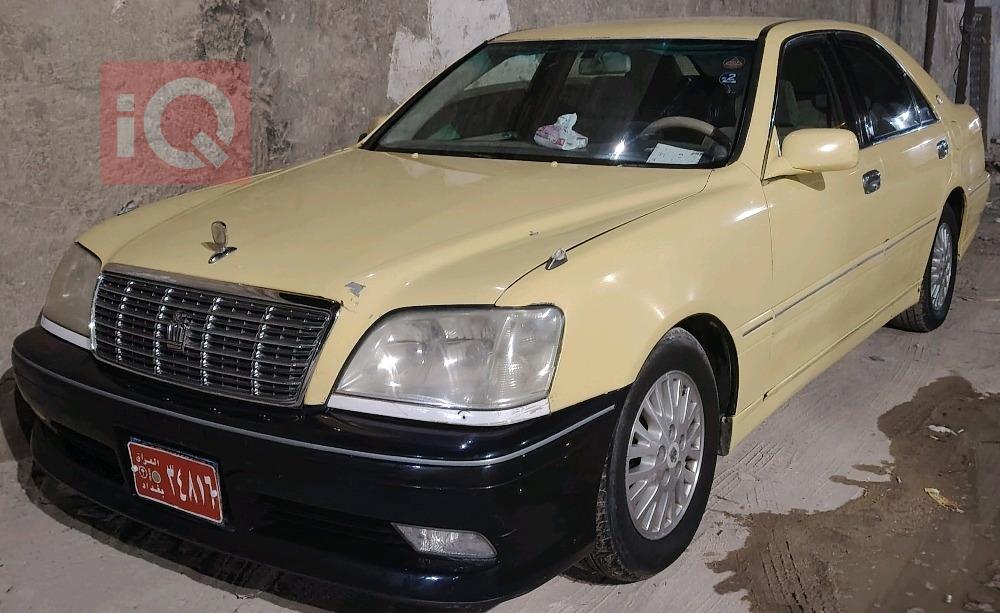 تۆیۆتا کراون